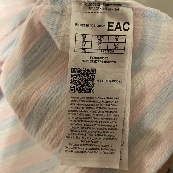 Guess Tee - Picture 2 of 3